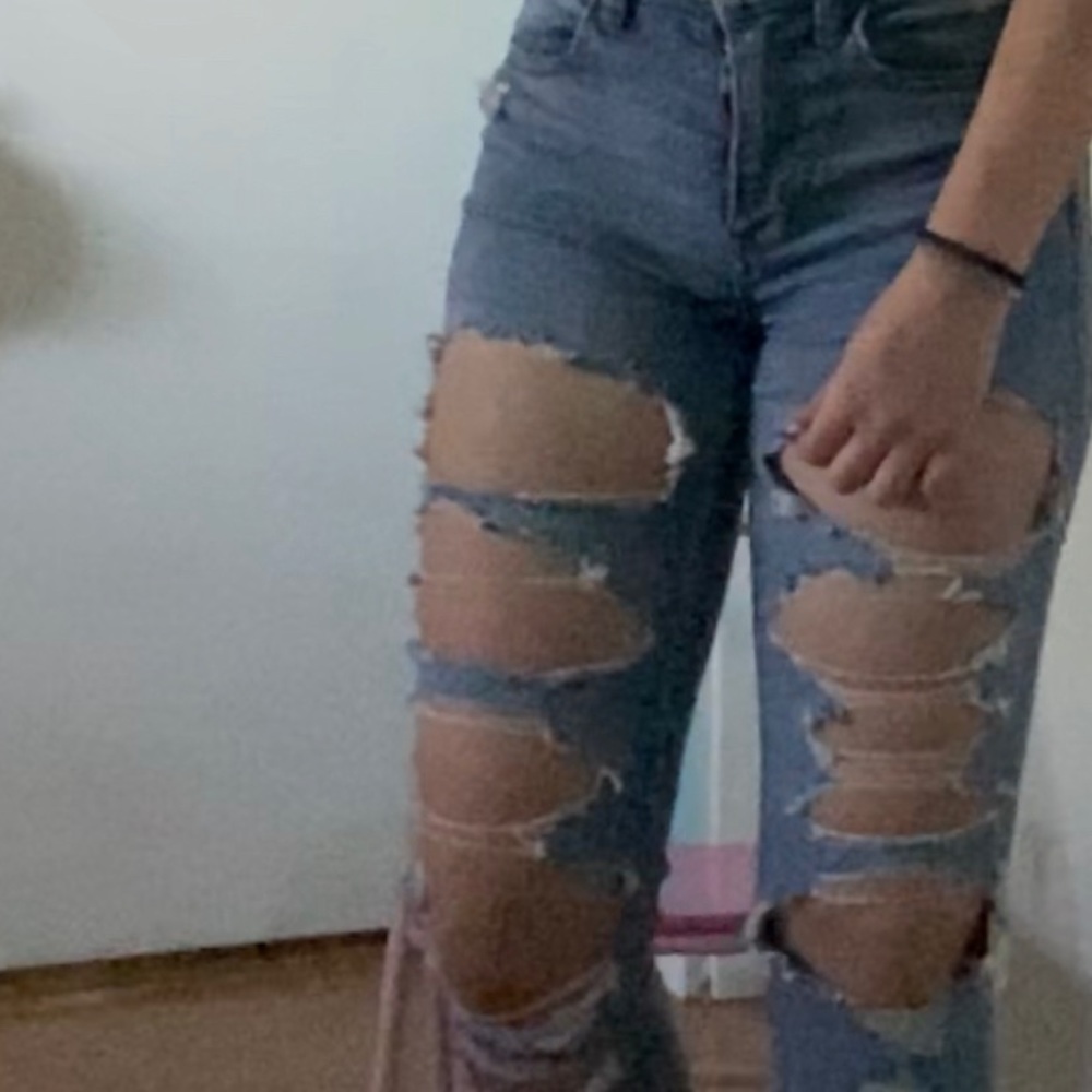 Distressed Jeans - Picture 3 of 3